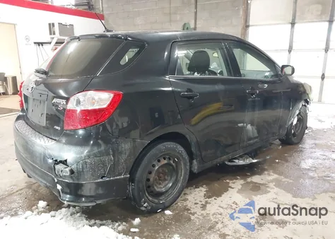 2010 Toyota Matrix S z USA, uszkodzony, nr VIN 2T1LE4EE1AC018475